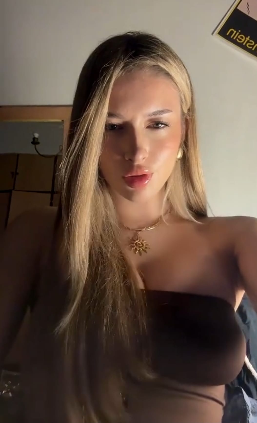 Açelya İzmir 22 Yaş