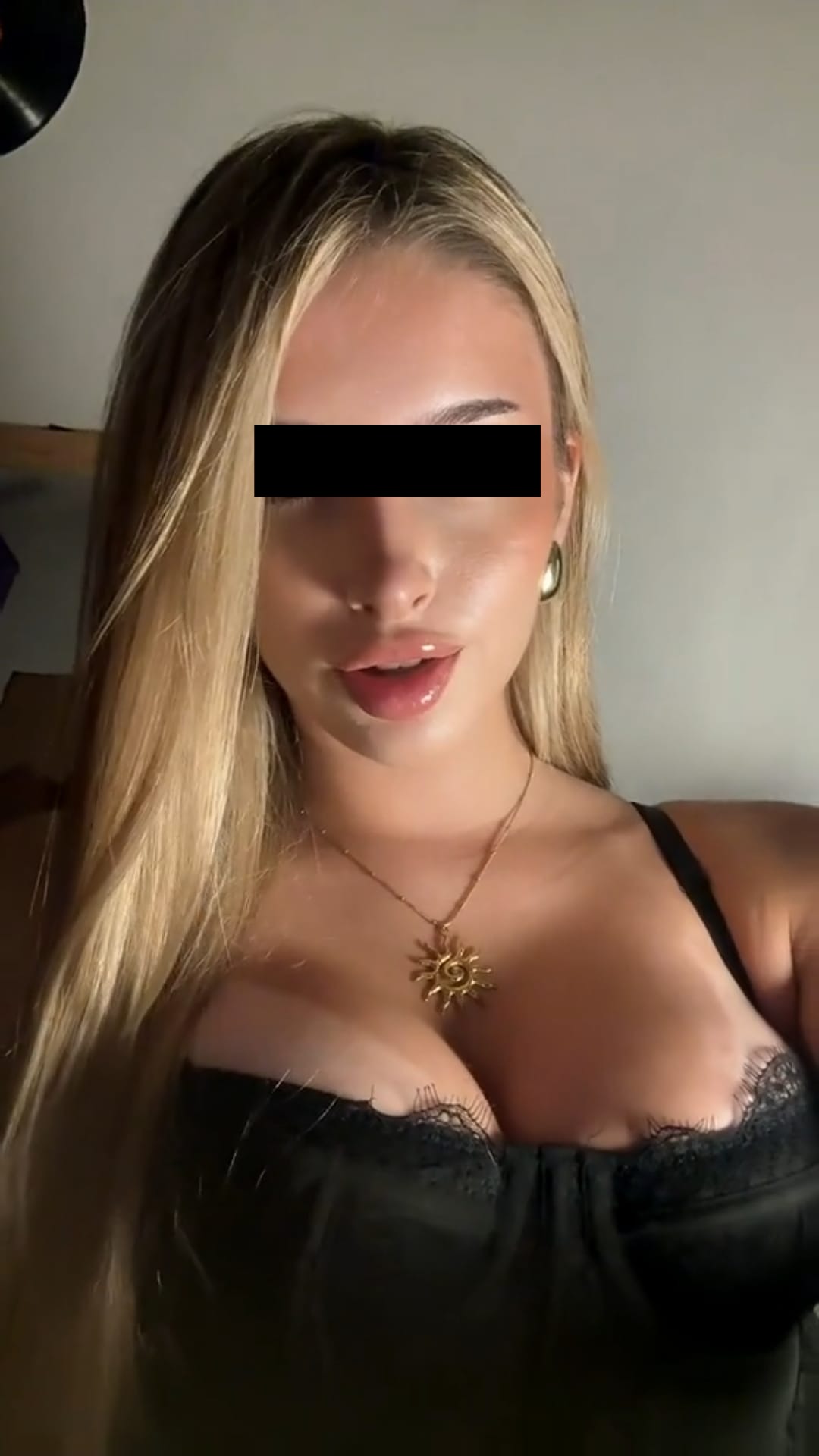 Açelya İzmir 22 Yaş