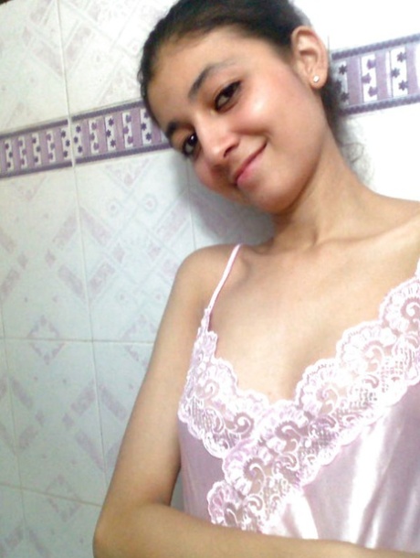 Adana Esra 22 Yaş Kendi Evinde