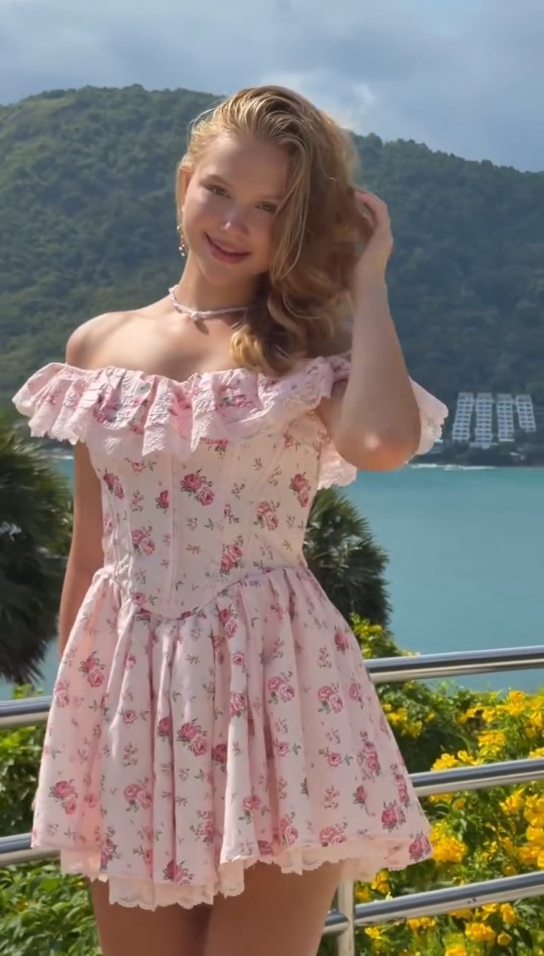 Alanya' nın incisi Rus Maria 24 yaşında
