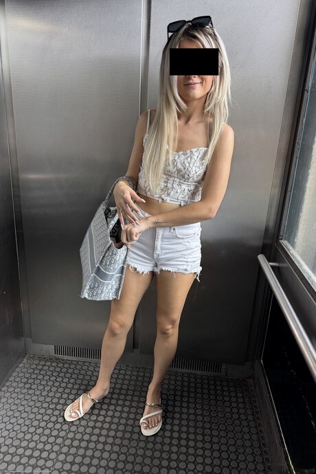 Demet 28 Yaş