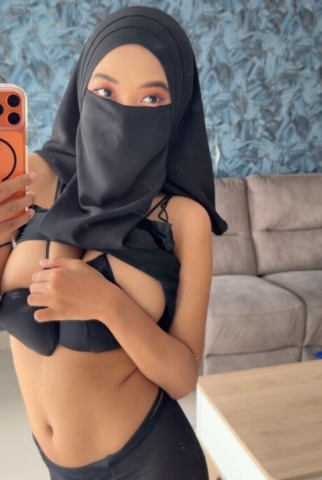 Hanifa İran'lı Yabancı Escort 23 Yaş Elden Ödeme