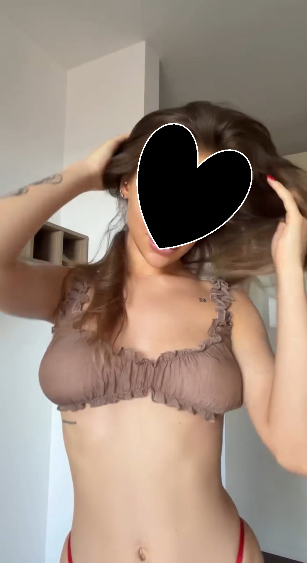 Nazanin 25 yaş