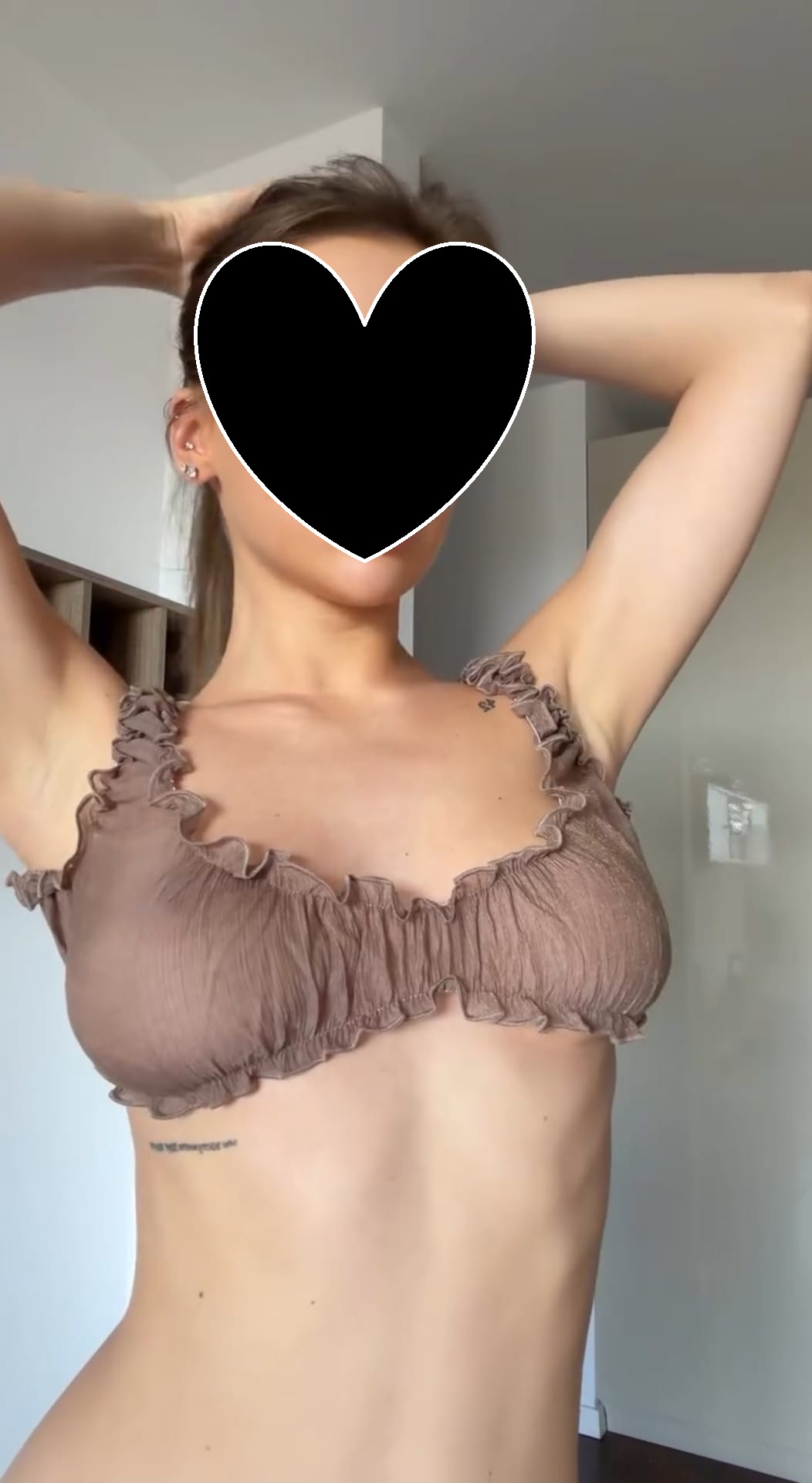 Nazanin 25 yaş