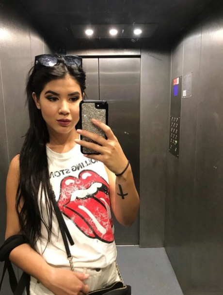Nihan İstanbul Geneli 24 Yaşında Yeri Yok