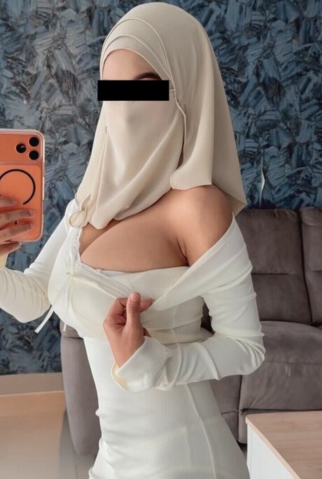 Nika İran' lı yabancı escort 26 yaşında