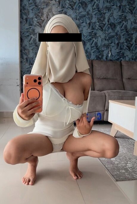 Nika İran' lı yabancı escort 26 yaşında