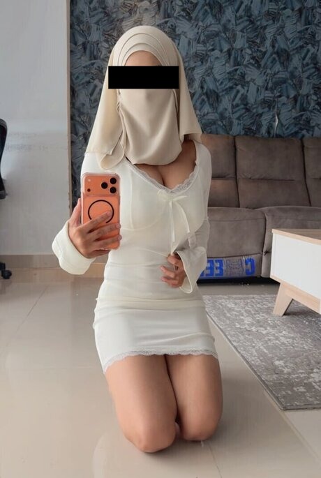 Nika İran' lı yabancı escort 26 yaşında