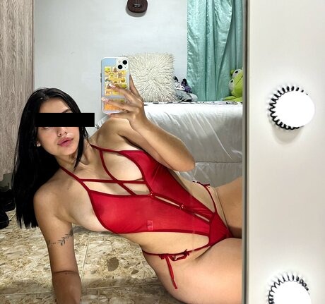 Şeyda 23 yaşında yeri yok sadece ev otel rezidans