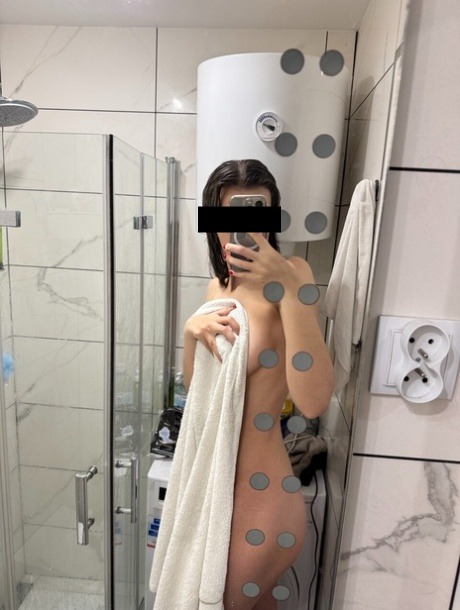 Yasemin 27 yaşında